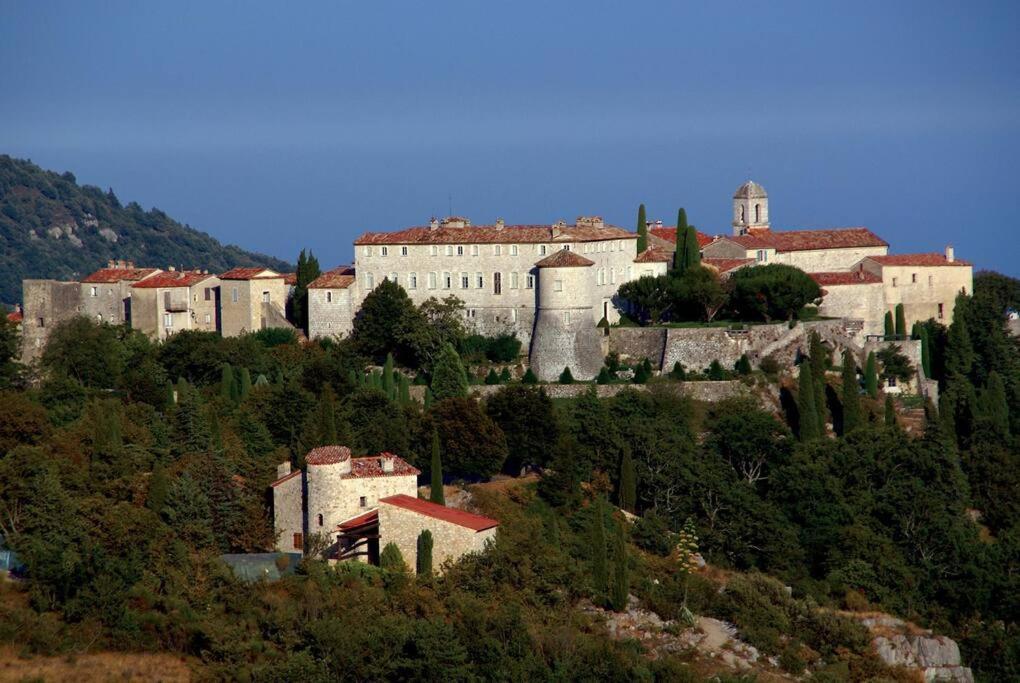 Charmante Maison Avec Piscine Gourdon  Bagian luar foto