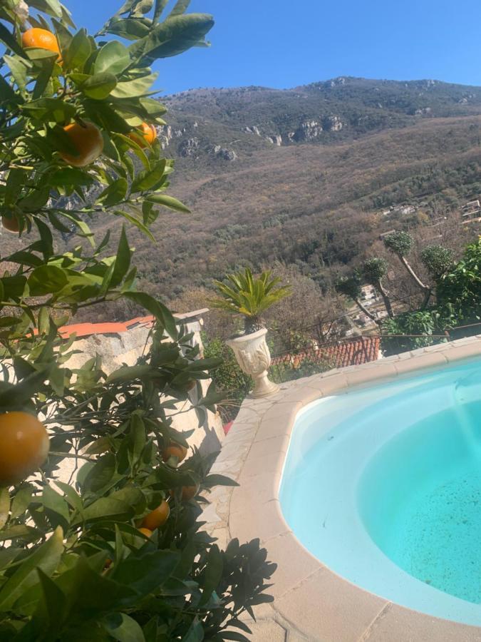 Charmante Maison Avec Piscine Gourdon  Bagian luar foto